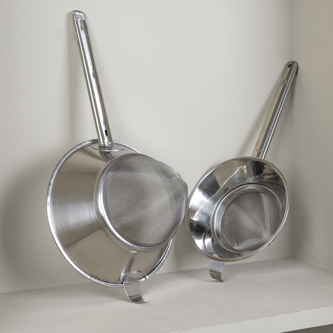 Stainless steel fine-mesh chinois with handle