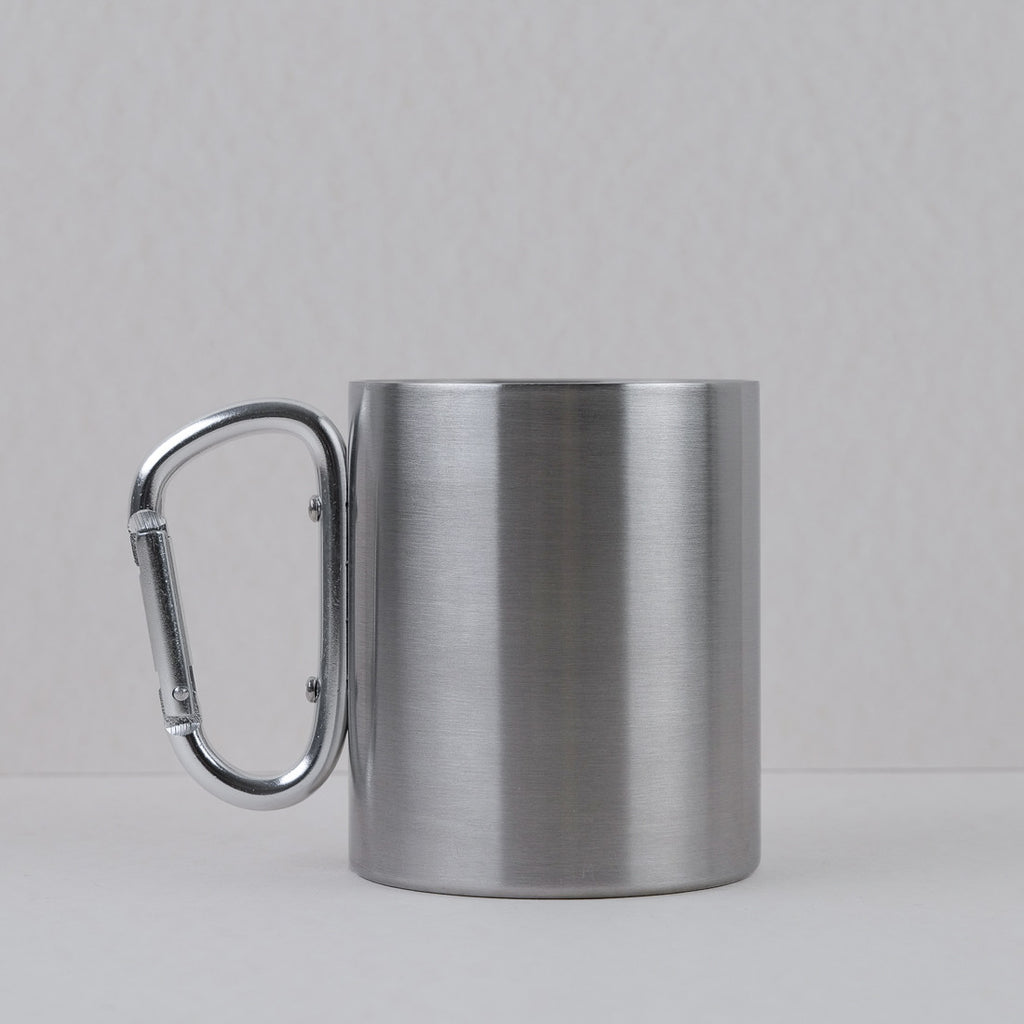 Stainless steel mug with carabiner handle