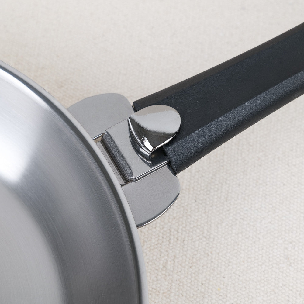 Mutine stainless steel frying pan with removable handle, induction