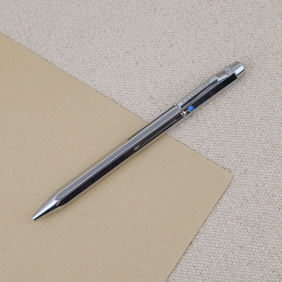 3-colour pen and mechanical pencil