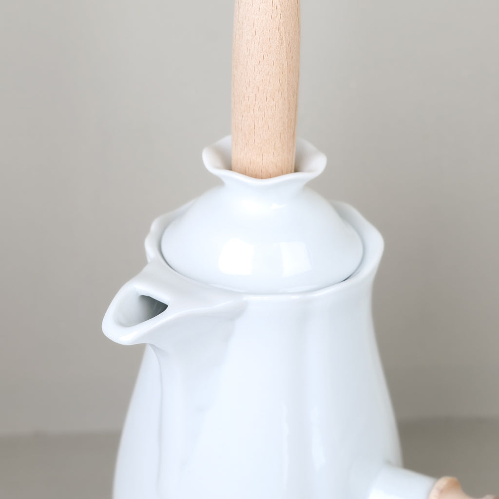 Porcelain chocolate pot
