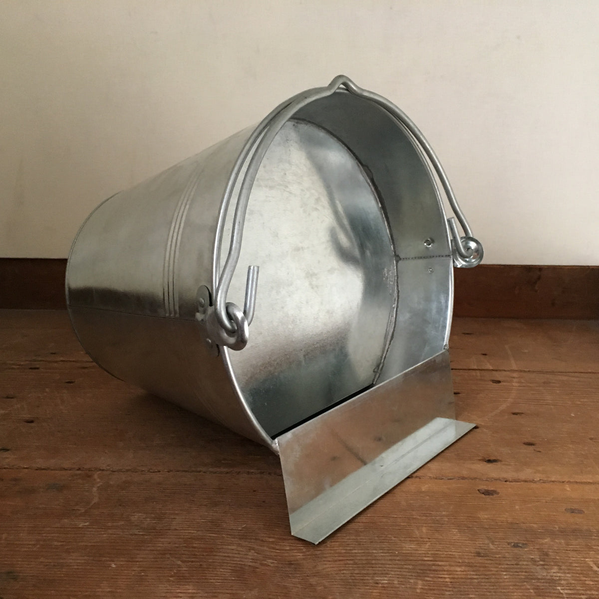 Drinking trough for poultry