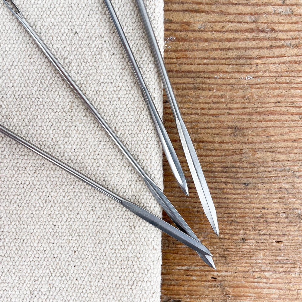 Straight trussing needle in stainless steel made in France