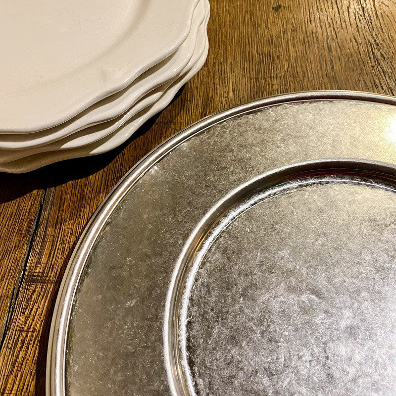 Assiette de présentation en acier étamé