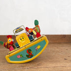 Mechanical hens seesaw