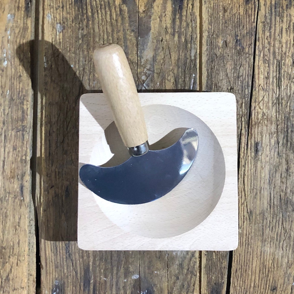 Single-handle mezzaluna