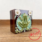 Frog and water lilies ceramic box