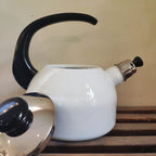 2L enamel whistling kettle
