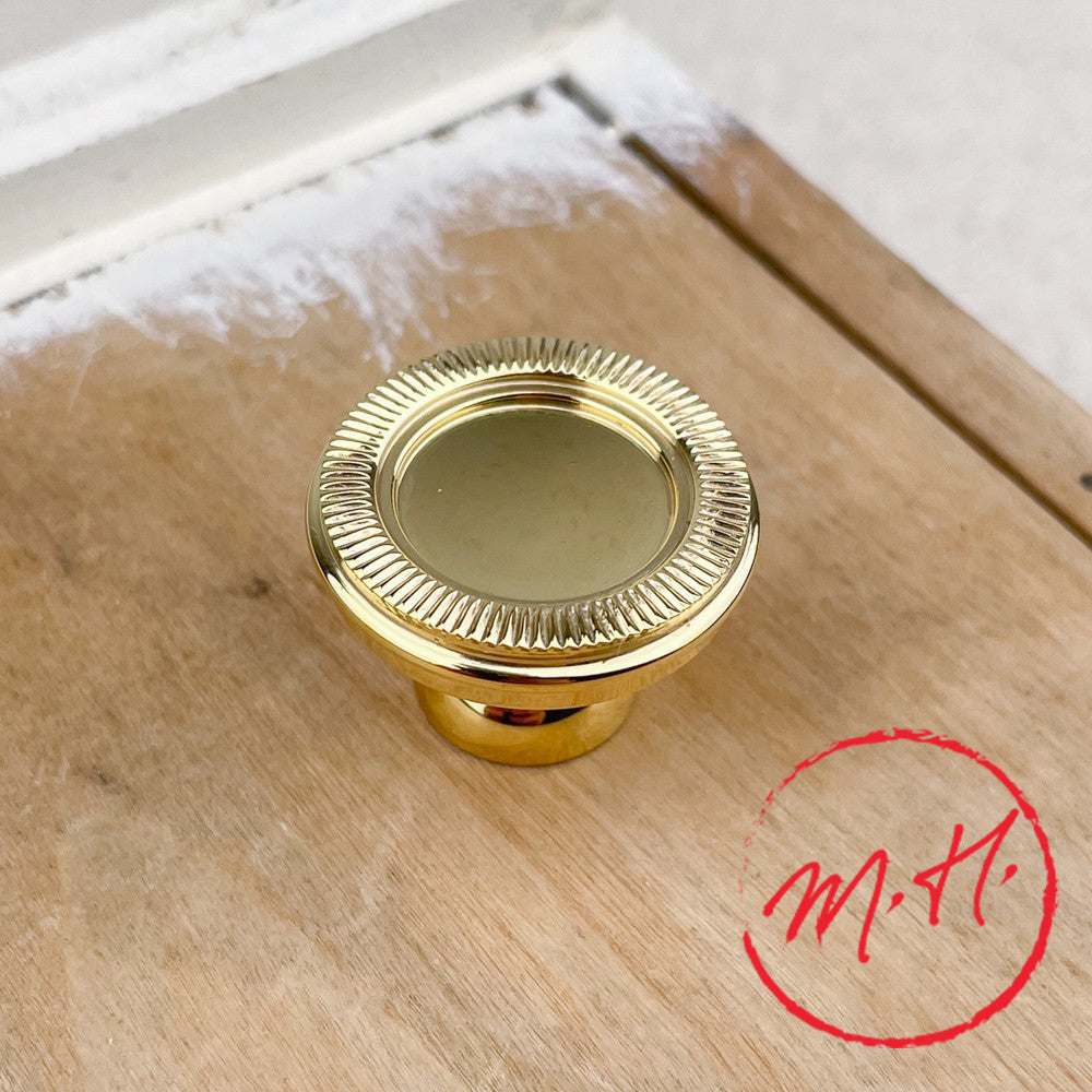 Polished brass knurled cup knob