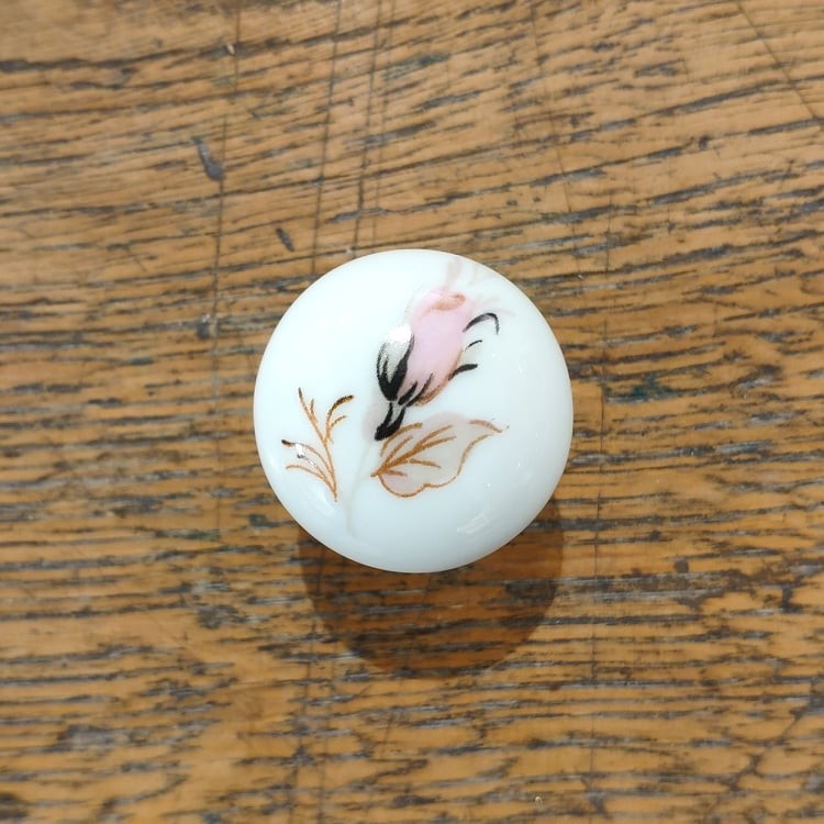 Bouton de tiroir en porcelaine motif fleuri