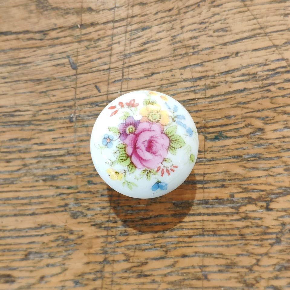 Bouton de tiroir en porcelaine motif fleuri