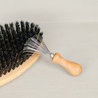 Brosse à brosses et peignes