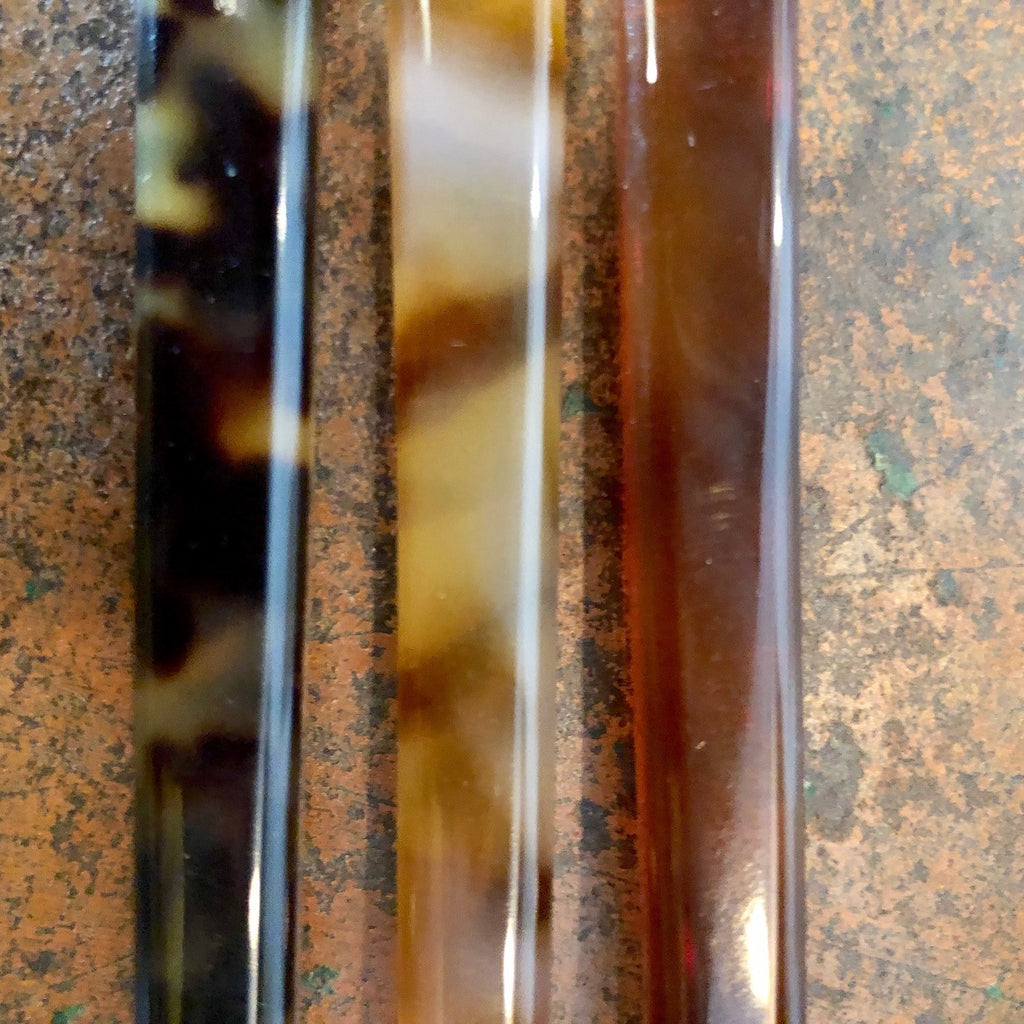 Tortoiseshell-style bristle toothbrush