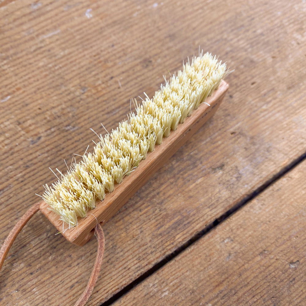 Nail brush, beech and natural fibers