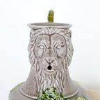 Carafe en céramique à tête de lion