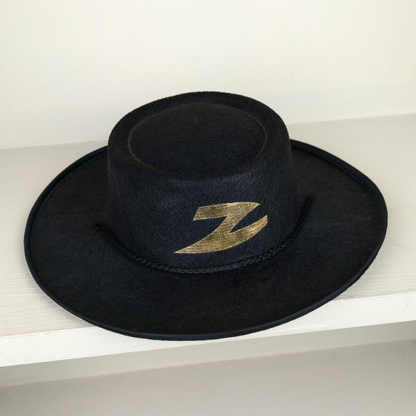 Black felt Zorro hat for kids aged 4-6, wide-brimmed dress-up costume hat with gold Z on the crown