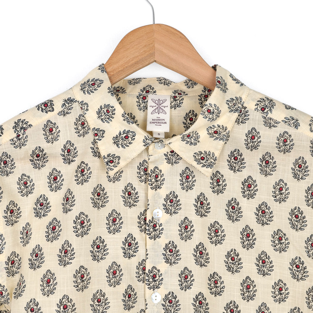 Chemise provençale motif aubépine beige
