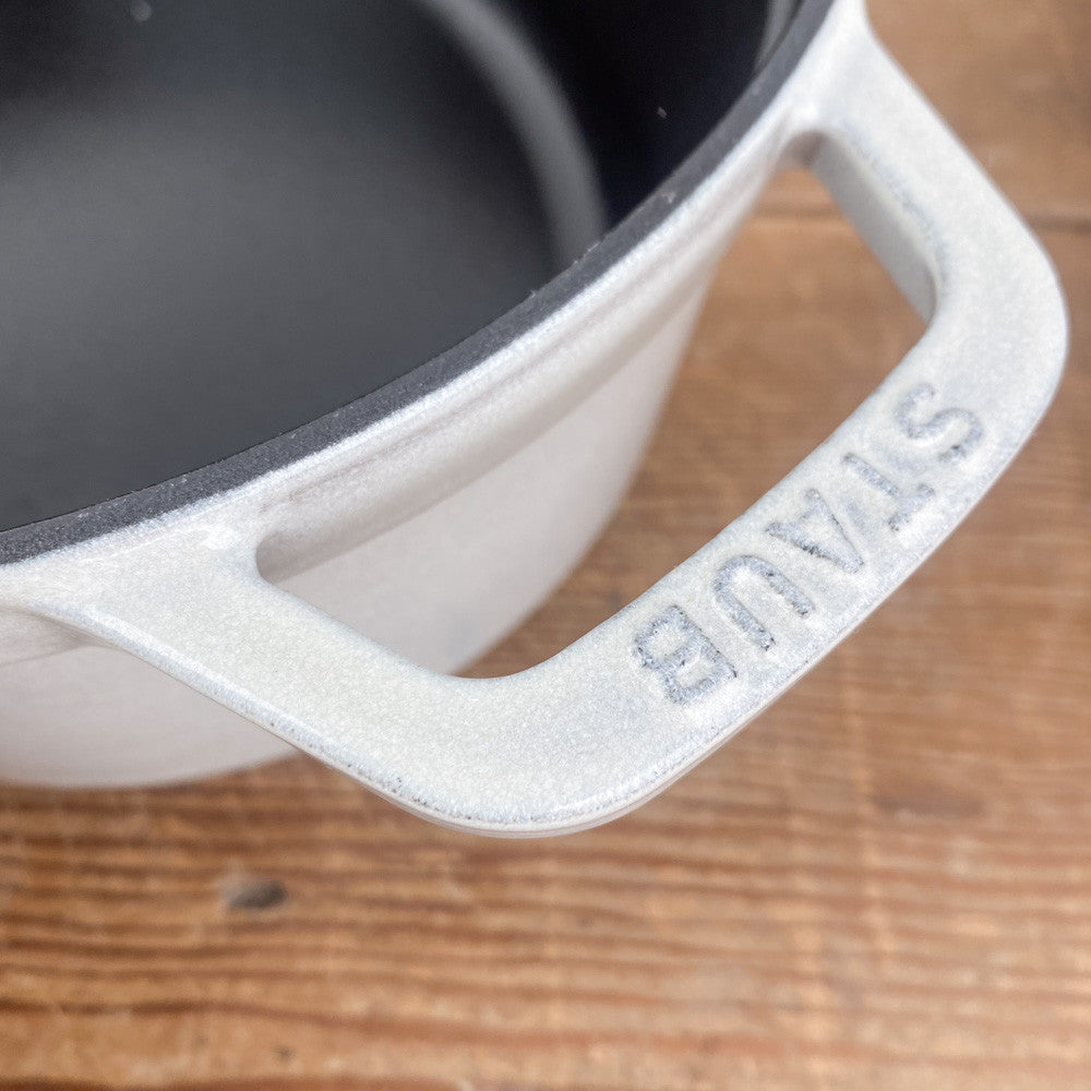 Cocotte en fonte ovale truffe blanche