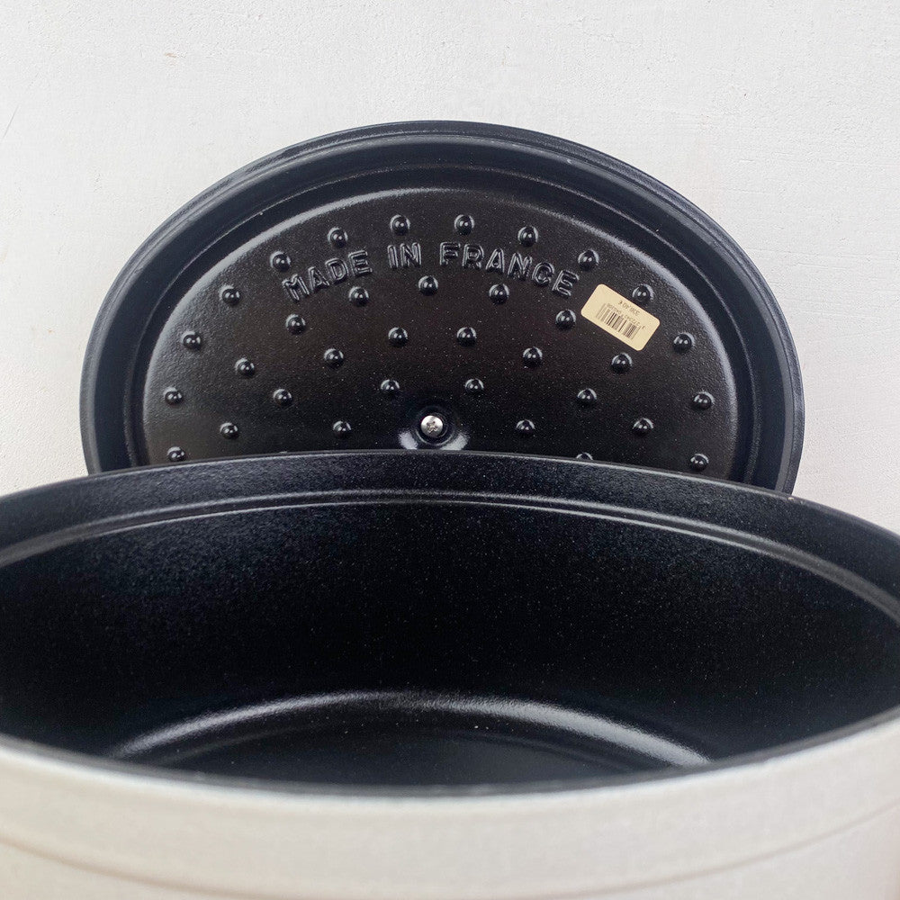 Cocotte en fonte ovale truffe blanche