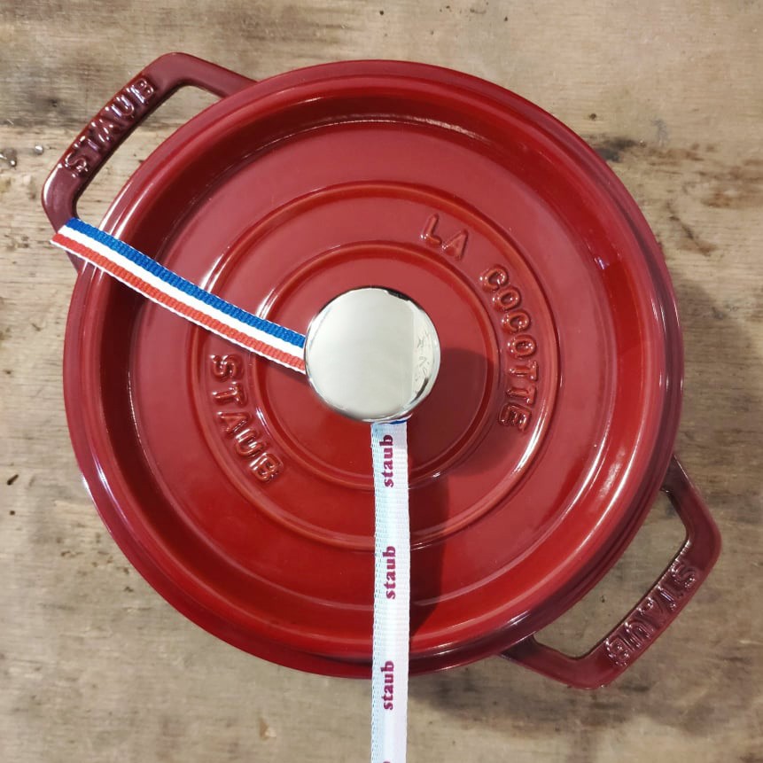 Cocotte en fonte ronde cerise