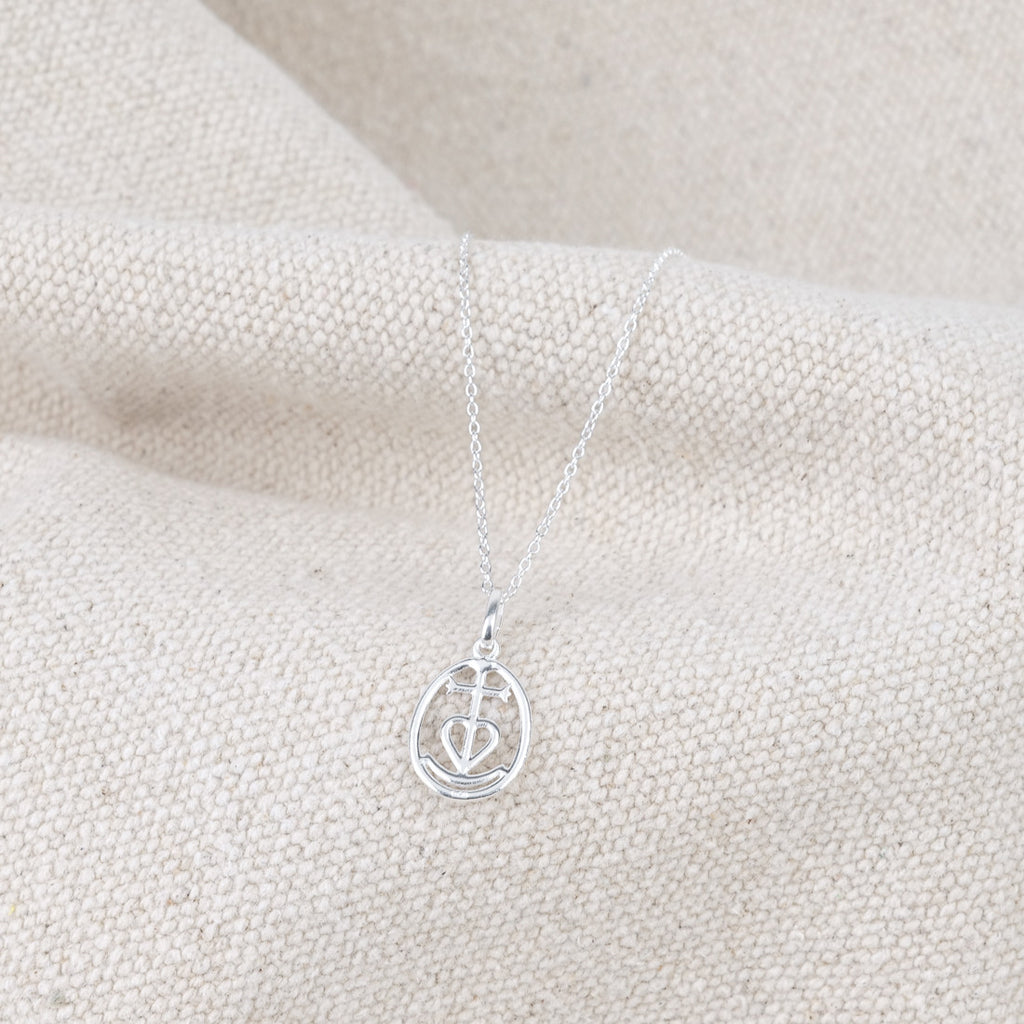 Collier Croix de Camargue argent entourée