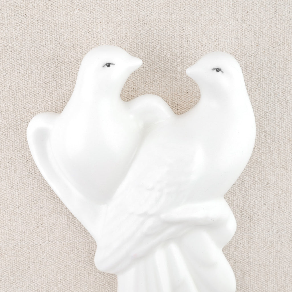 Ceramic wall-mounted white doves