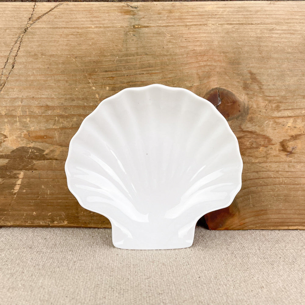 Porcelain scallop