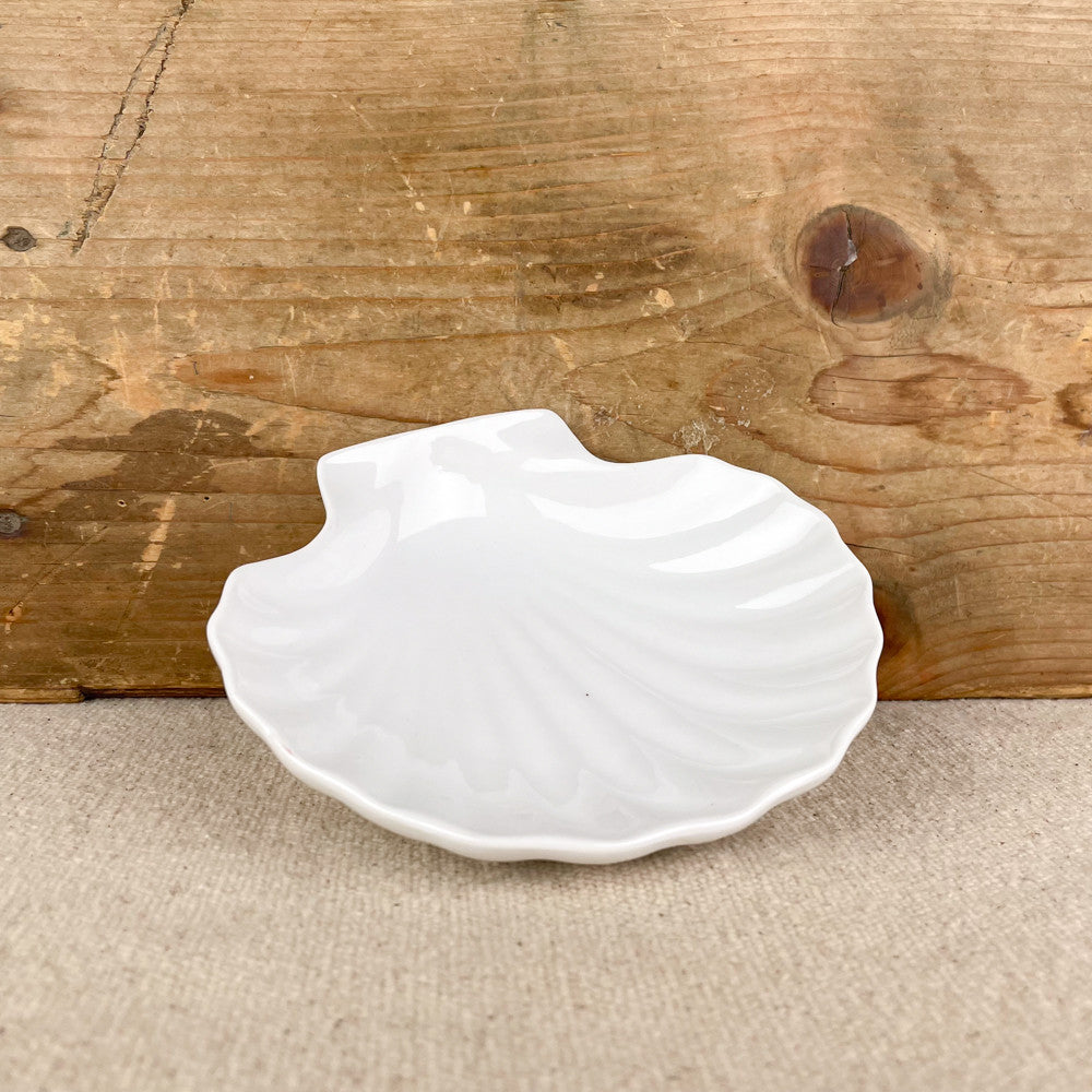 Porcelain scallop