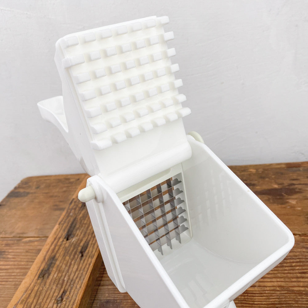 Polypropylene and stainless steel fry cutters