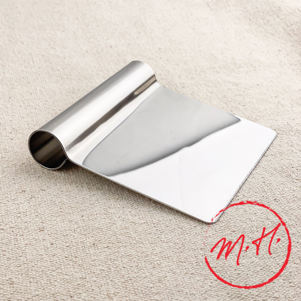 12cm stainless steel straight pastry cutter