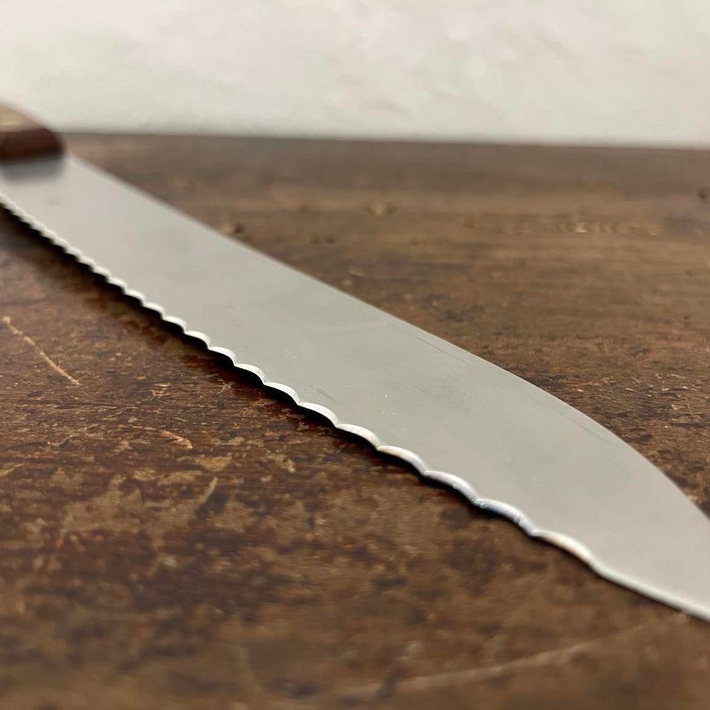 Bread knife