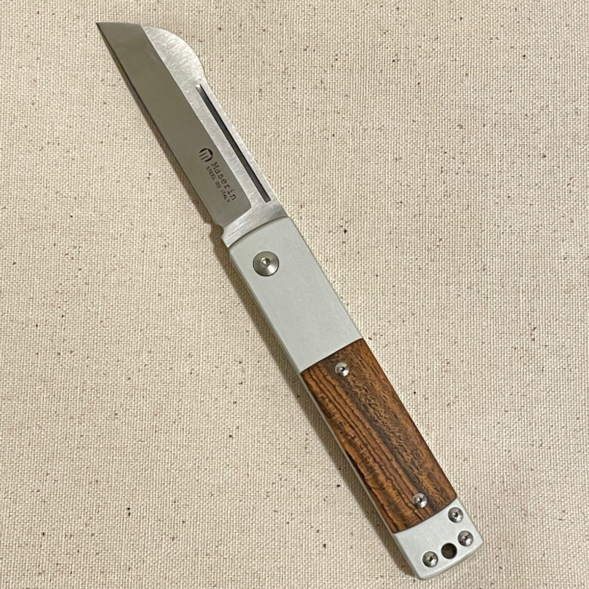 In-Estro Maserin knife