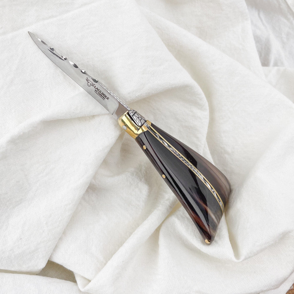 Horn bra knife