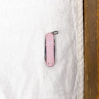 Couteau Suisse onglier en aluminium gaufré