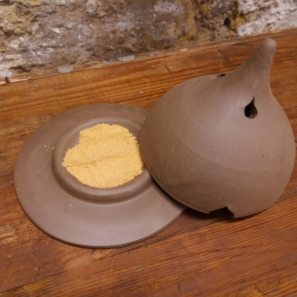 Cade powder diffuser