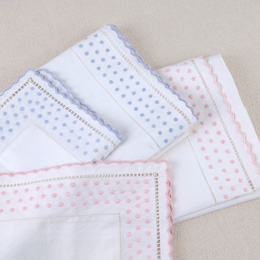 Fitted sheet and pillowcase for baby