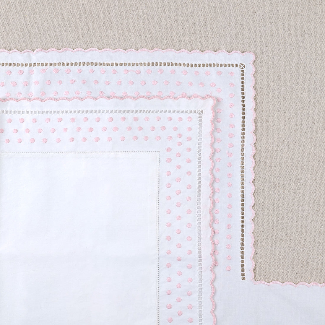 Fitted sheet and pillowcase for baby