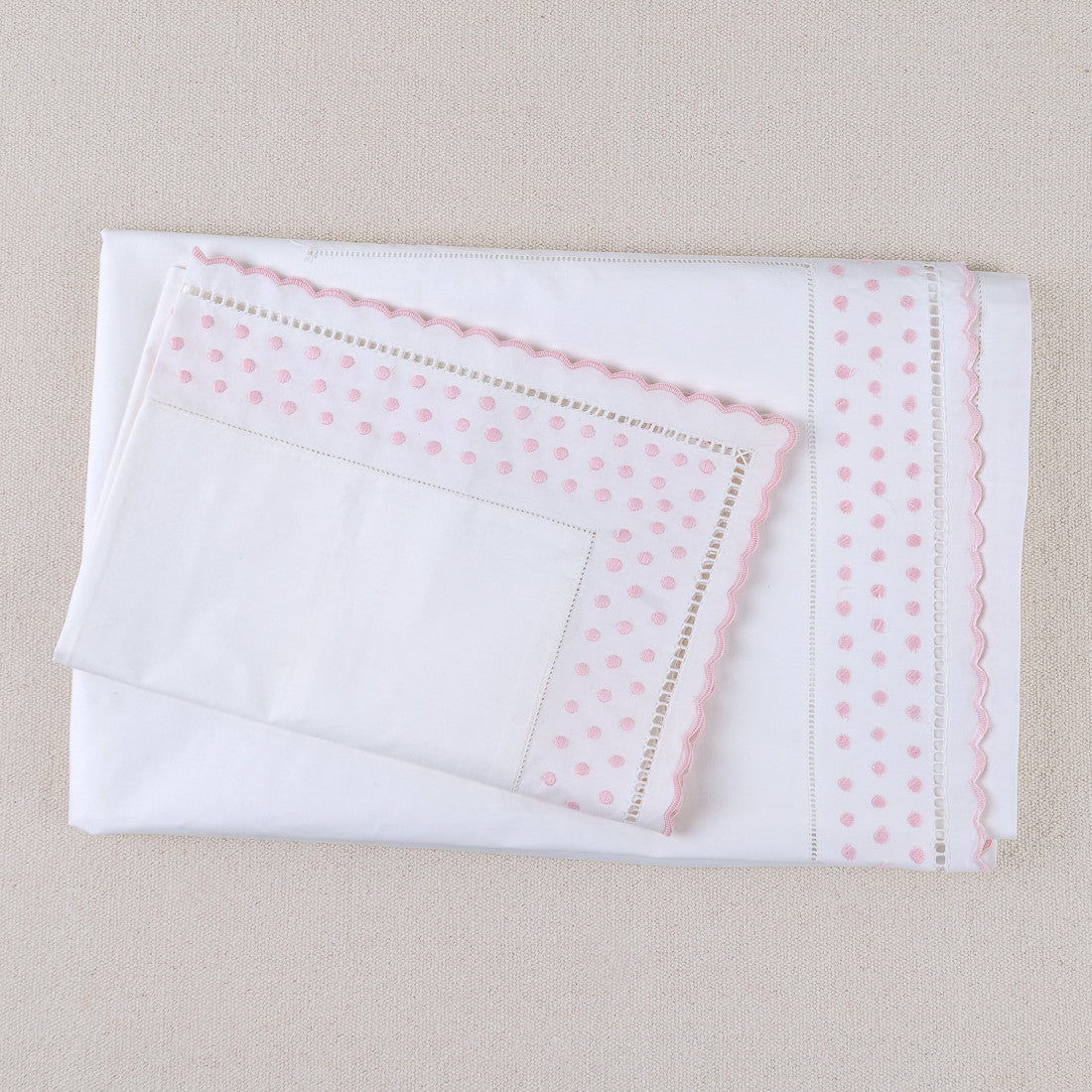 Fitted sheet and pillowcase for baby