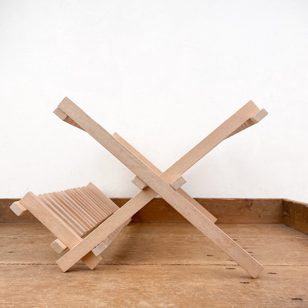 Folding wooden drainer