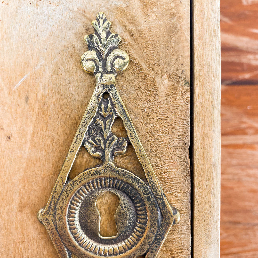Bronze keyhole escutcheon
