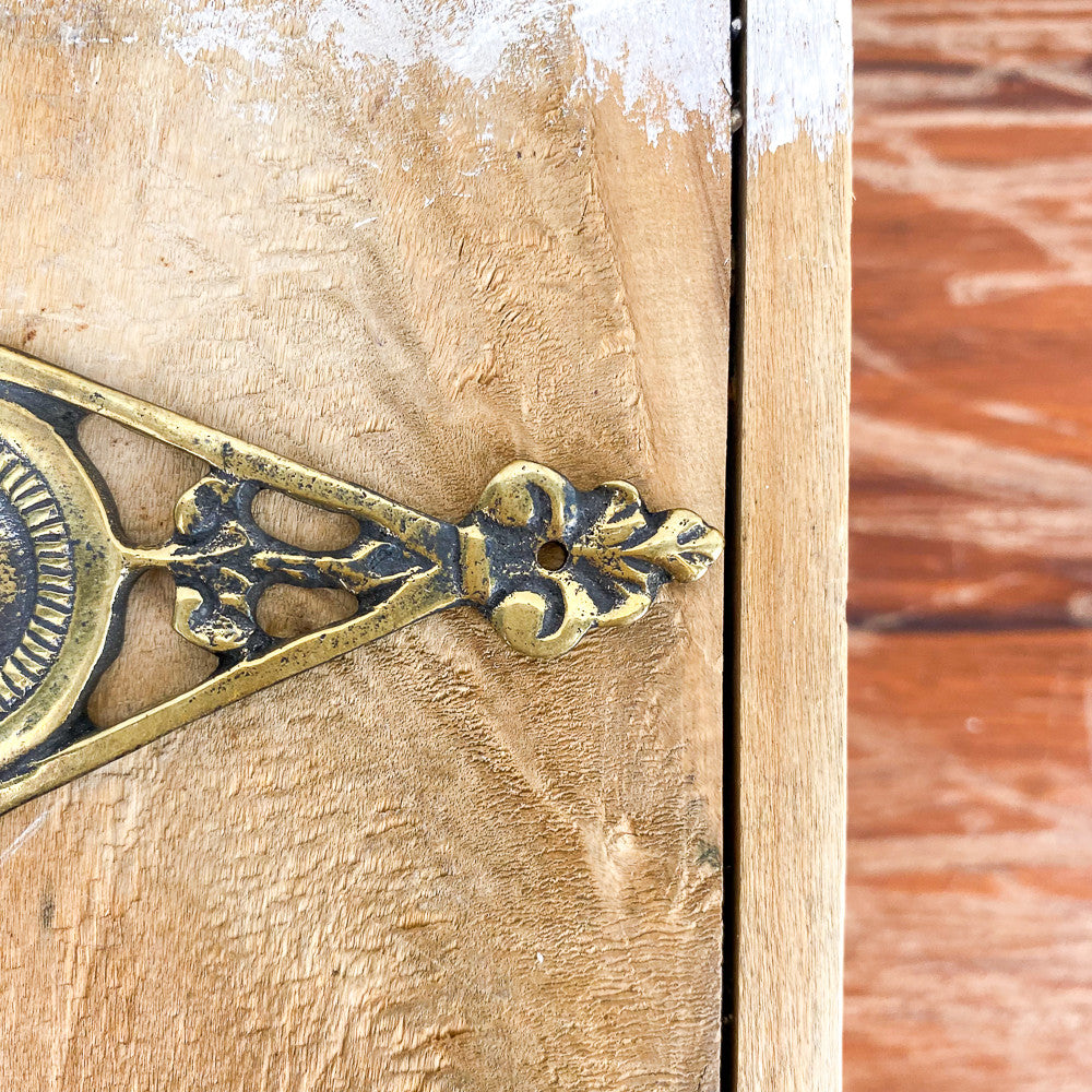 Bronze keyhole escutcheon