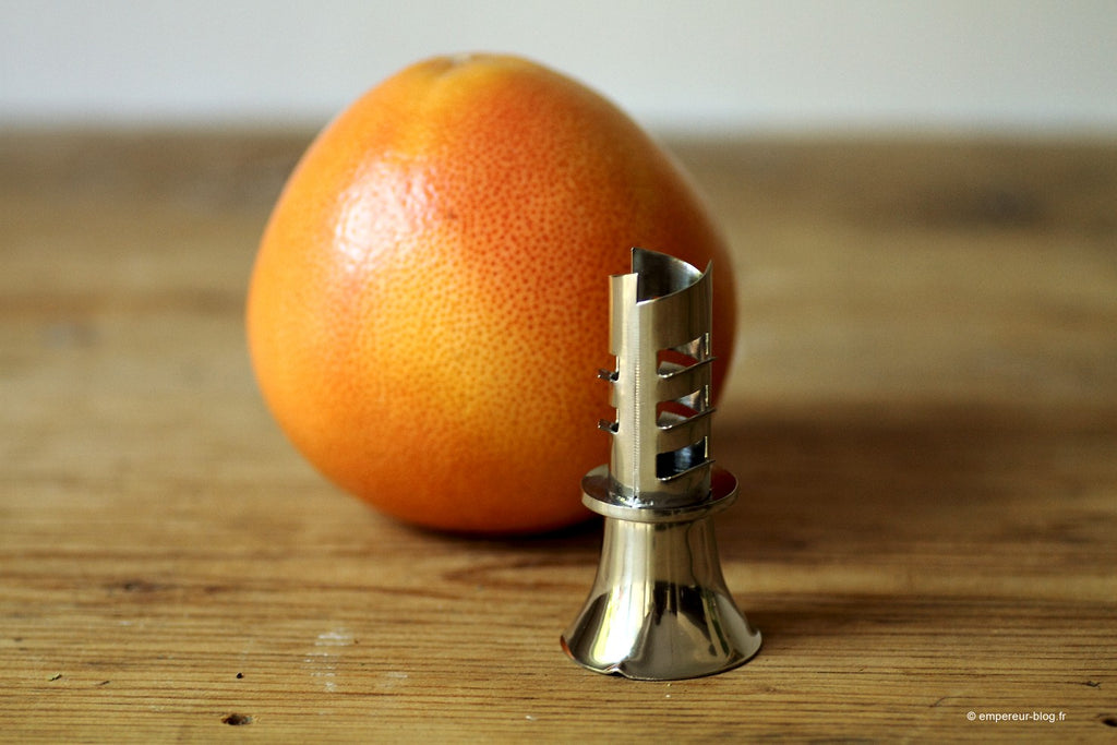 Lemon juice extractor