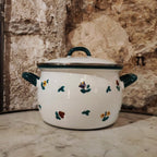 Enamelled casserole with floral design