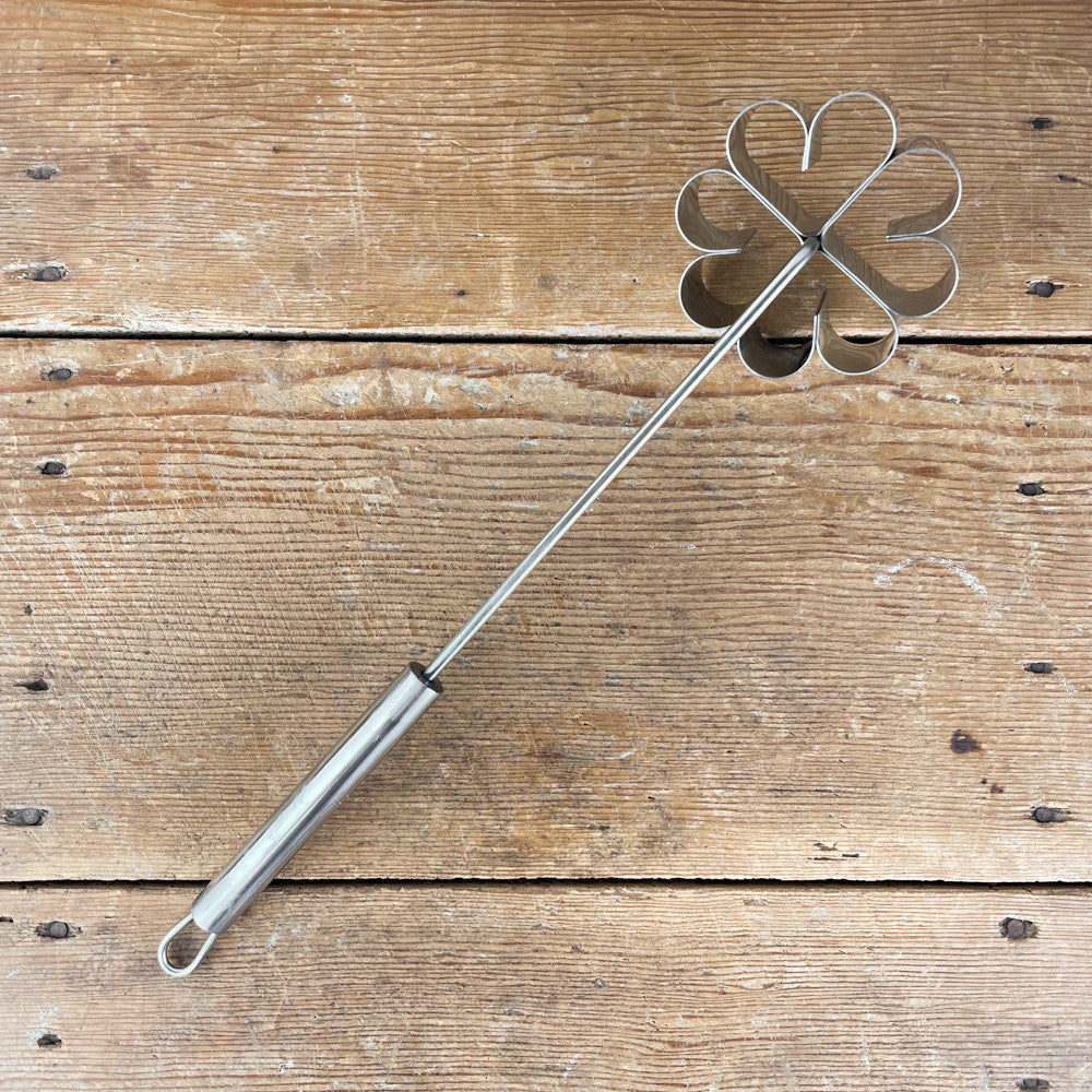 Decorative fritter iron