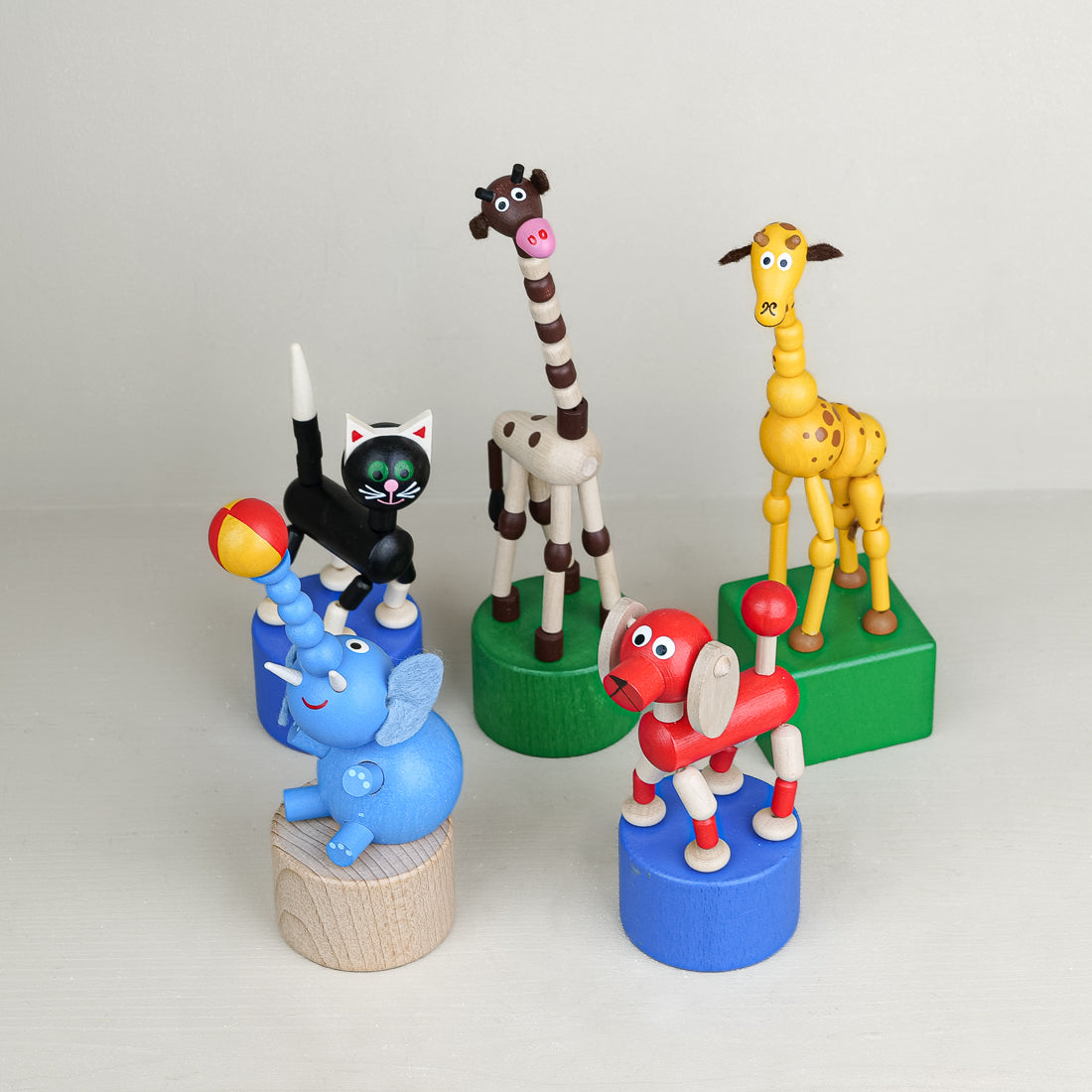 Figurine articulée en bois à choisir parmi cinq animaux, petite ménagerie wakouwa dès 3 ans, jouet animal articulé