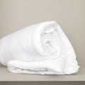 Microfibre polyester duvet insert 85x200 cm, rolled up for easy storage
