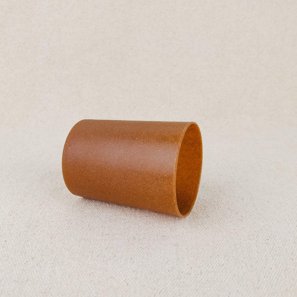 Gobelet en bois d'épicéa liquide