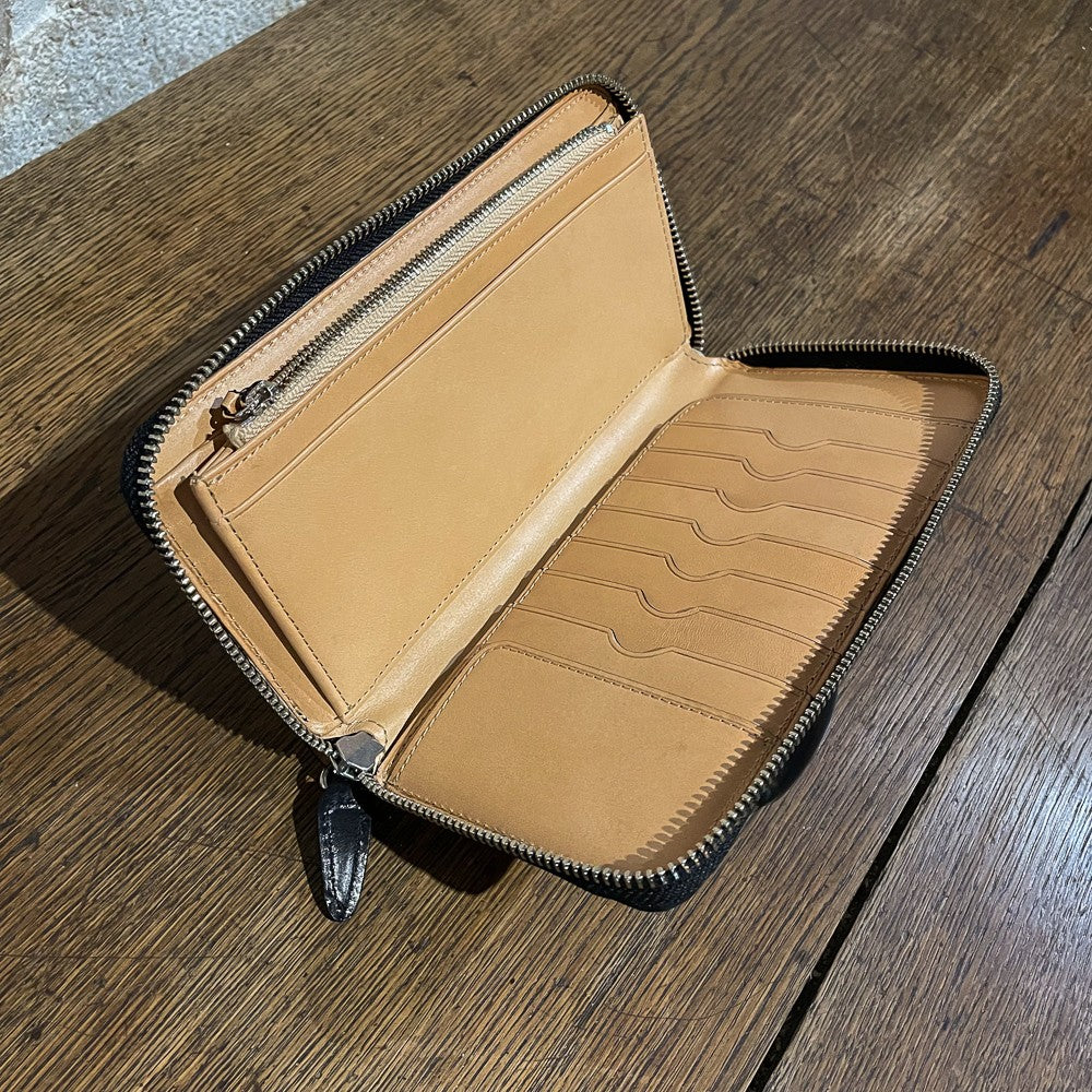 Large zipped leather wallet