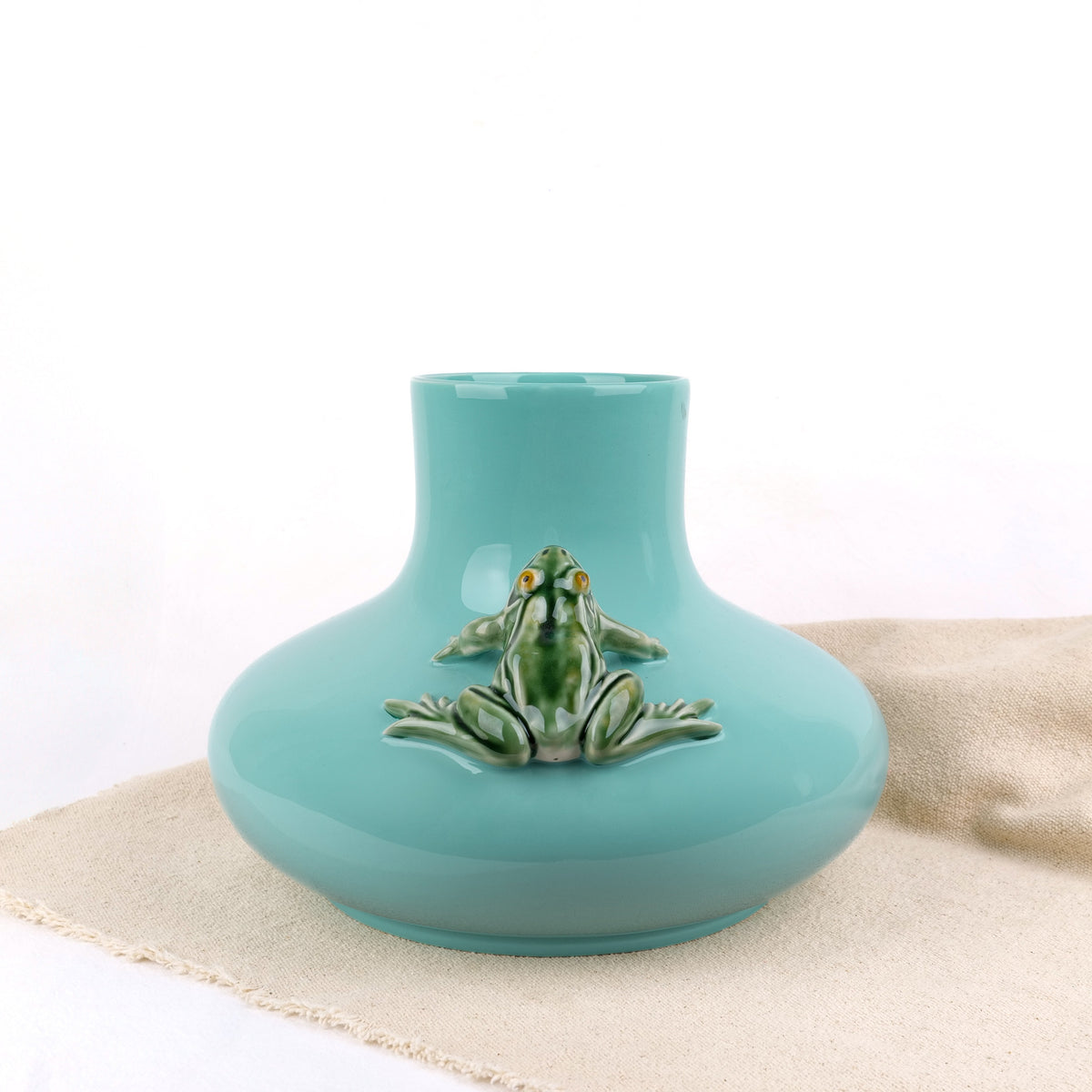 Grand vase décoré de deux grenouilles