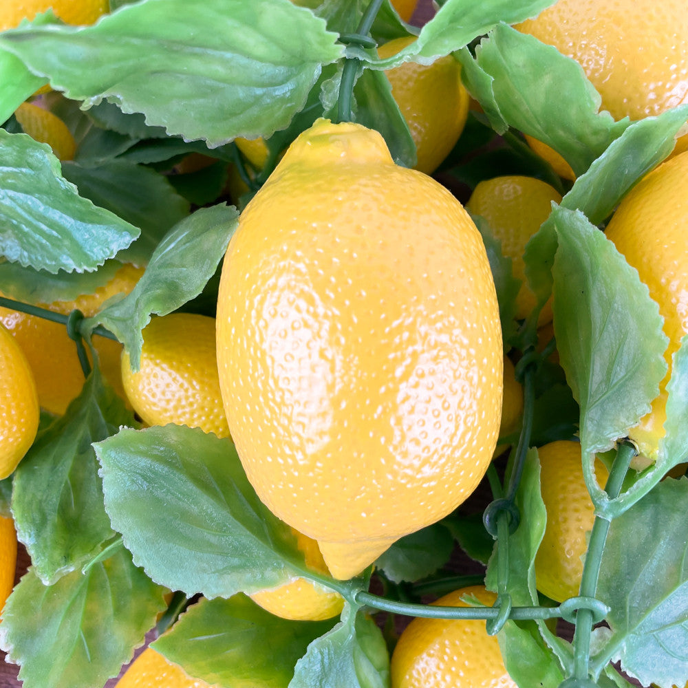 Lemon garland